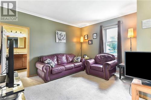 4088 County Road 29 Road, Brockville, ON - Indoor Photo Showing Living Room