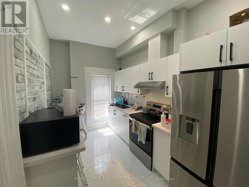 204 - 206 Carlton Street, Toronto, ON - Indoor Photo Showing Kitchen With Upgraded Kitchen