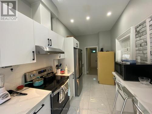 204 - 206 Carlton Street, Toronto, ON - Indoor Photo Showing Kitchen