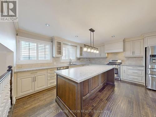 Main Fl - 348 Preston Drive, Oshawa, ON - Indoor Photo Showing Kitchen With Upgraded Kitchen