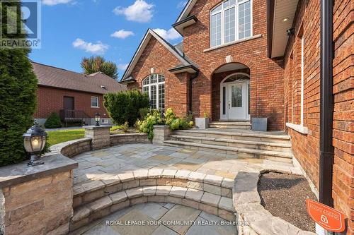 413 Coventry Hill Trail, Newmarket, ON - Outdoor