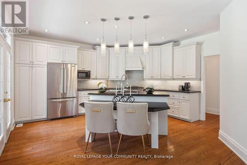 413 Coventry Hill Trail, Newmarket, ON - Indoor Photo Showing Kitchen With Upgraded Kitchen