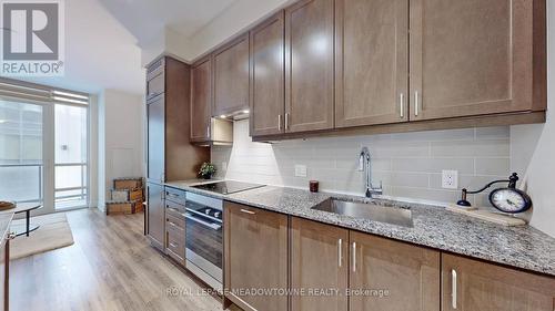 208 - 9085 Jane Street, Vaughan, ON - Indoor Photo Showing Kitchen