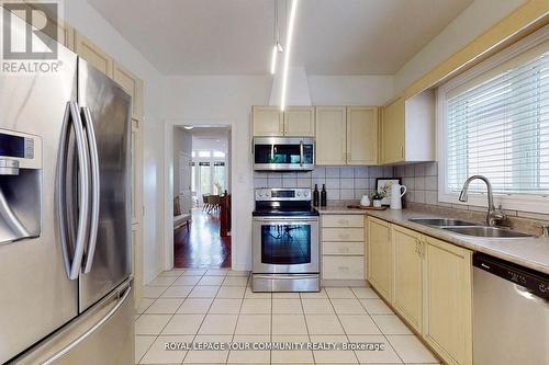 Main - 520 Stone Road, Aurora, ON - Indoor Photo Showing Kitchen With Double Sink