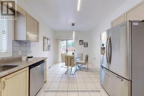 Main - 520 Stone Road, Aurora, ON - Indoor Photo Showing Kitchen