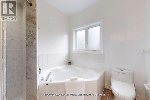 Main - 520 Stone Road, Aurora, ON - Indoor Photo Showing Bathroom