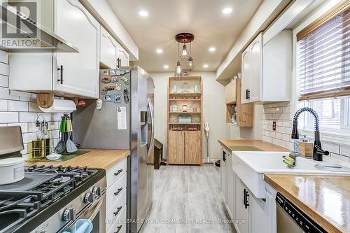 39 Wrendale Crescent, Georgina, ON - Indoor Photo Showing Kitchen With Upgraded Kitchen