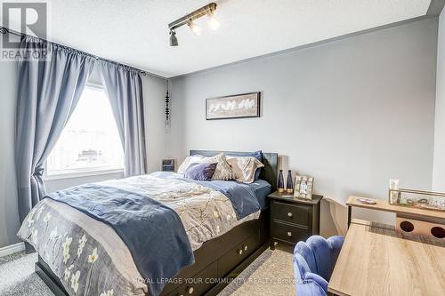 39 Wrendale Crescent, Georgina, ON - Indoor Photo Showing Bedroom