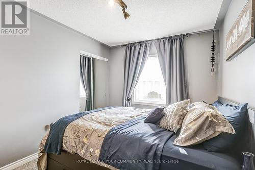 39 Wrendale Crescent, Georgina, ON - Indoor Photo Showing Bedroom