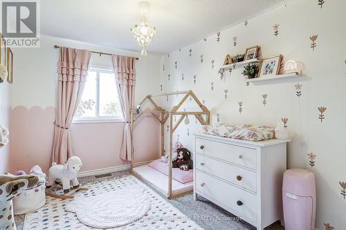 39 Wrendale Crescent, Georgina, ON - Indoor Photo Showing Bedroom