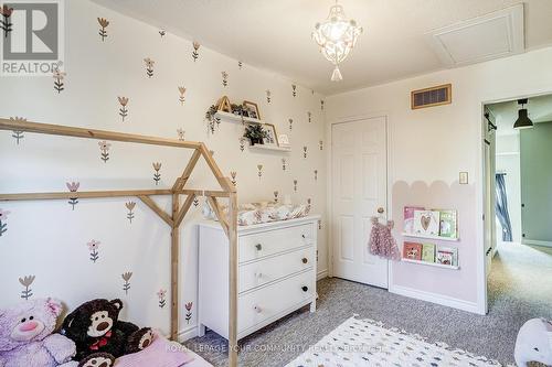 39 Wrendale Crescent, Georgina, ON - Indoor Photo Showing Bedroom