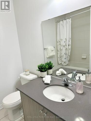 11 - 95 Kayla Crescent, Vaughan, ON - Indoor Photo Showing Bathroom