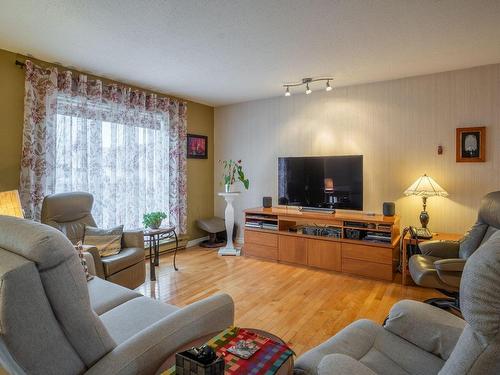 Living room - 345 30E Rue, Saint-Georges, QC - Indoor Photo Showing Living Room