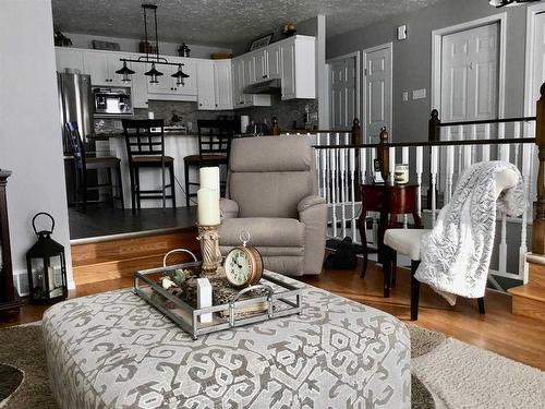 41 Clearwater Crescent, Dryden, ON - Indoor Photo Showing Living Room