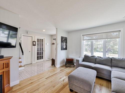 Living room - 529 Rue Arthur-Foucher, Repentigny (Le Gardeur), QC - Indoor Photo Showing Living Room