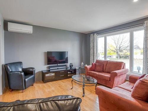 Salon - 1700 Rue Des Patriotes, Terrebonne (Lachenaie), QC - Indoor Photo Showing Living Room