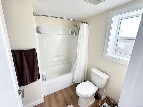 2326 Panorama View Dr, Nanaimo, BC - Indoor Photo Showing Bathroom