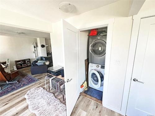 2326 Panorama View Dr, Nanaimo, BC - Indoor Photo Showing Laundry Room