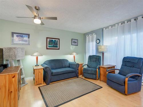 102-2844 Bryn Maur Rd, Langford, BC - Indoor Photo Showing Living Room