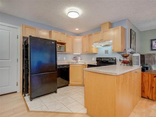 102-2844 Bryn Maur Rd, Langford, BC - Indoor Photo Showing Kitchen