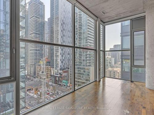 1305-25 Oxley St, Toronto, ON - Indoor Photo Showing Other Room