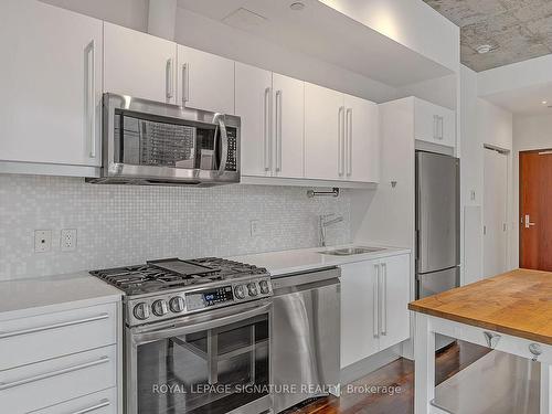 1305-25 Oxley St, Toronto, ON - Indoor Photo Showing Kitchen With Stainless Steel Kitchen With Upgraded Kitchen