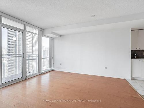 5005-11 Brunel Crt, Toronto, ON - Indoor Photo Showing Other Room