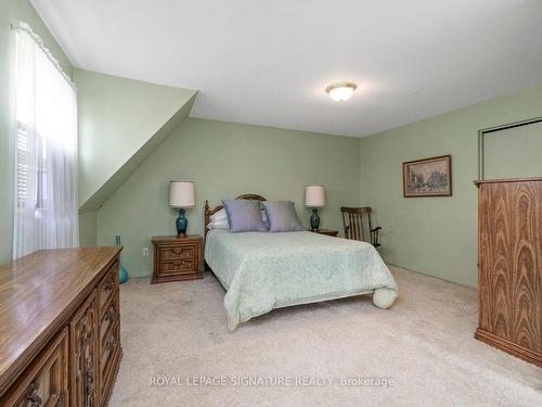 581 Stonebridge Lane N, Pickering, ON - Indoor Photo Showing Bedroom