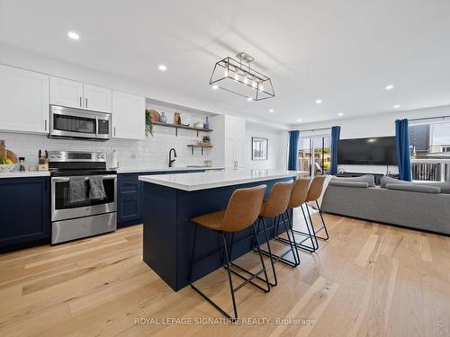 1116 Houston Dr, Milton, ON - Indoor Photo Showing Kitchen