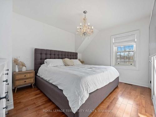 60 Bushey Ave, Toronto, ON - Indoor Photo Showing Bedroom