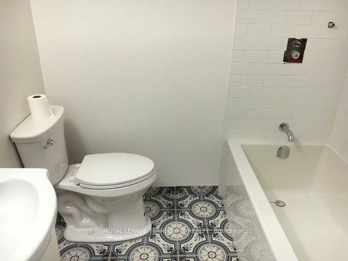 Main Fl-30.5 Macaulay Ave, Toronto, ON - Indoor Photo Showing Bathroom