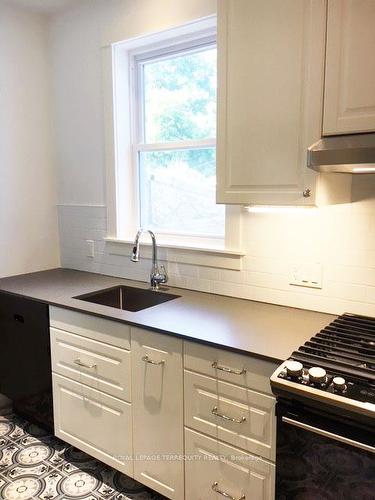 Main Fl-30.5 Macaulay Ave, Toronto, ON - Indoor Photo Showing Kitchen