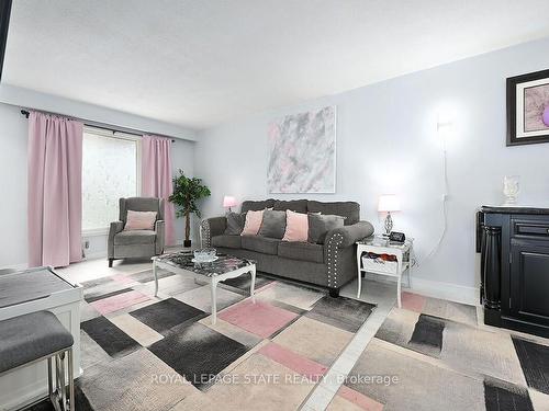 511 Stone Church Road, Hamilton, ON - Indoor Photo Showing Kitchen