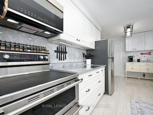 511 Stone Church Rd, Hamilton, ON - Indoor Photo Showing Kitchen