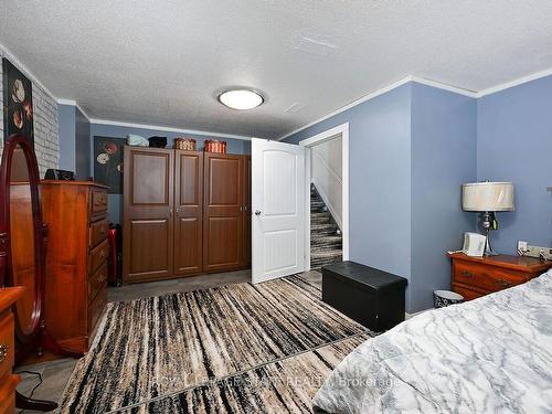 511 Stone Church Rd, Hamilton, ON - Indoor Photo Showing Bedroom