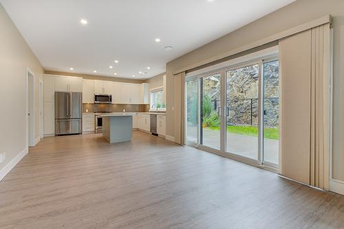 788 Acadia Street, Kelowna, BC - Indoor Photo Showing Kitchen