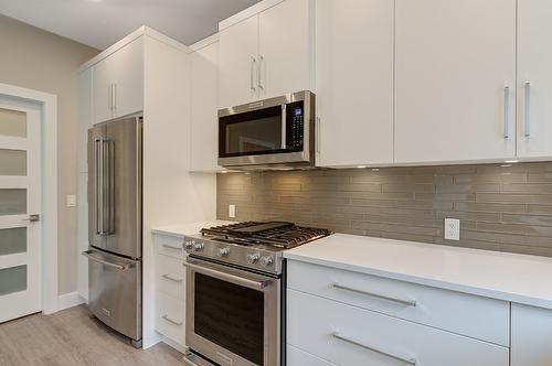 788 Acadia Street, Kelowna, BC - Indoor Photo Showing Kitchen