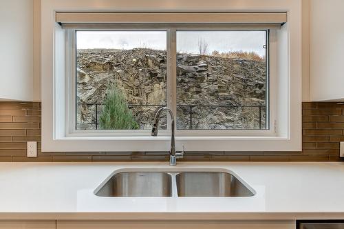 788 Acadia Street, Kelowna, BC - Indoor Photo Showing Kitchen With Double Sink