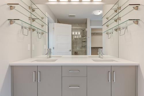 788 Acadia Street, Kelowna, BC - Indoor Photo Showing Bathroom