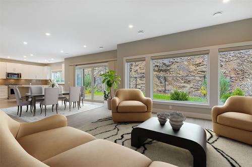 788 Acadia Street, Kelowna, BC - Indoor Photo Showing Living Room