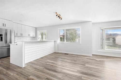 278 Temple Court, Kelowna, BC - Indoor Photo Showing Kitchen