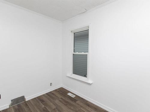 126 Amelia Street E, Thunder Bay, ON - Indoor Photo Showing Other Room