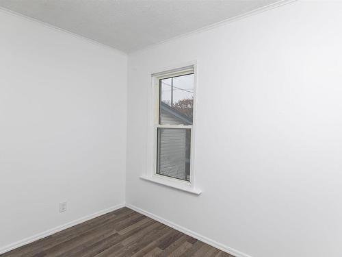 126 Amelia Street E, Thunder Bay, ON - Indoor Photo Showing Other Room