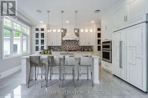 2081 20Th Side Road, Milton, ON - Indoor Photo Showing Kitchen With Upgraded Kitchen