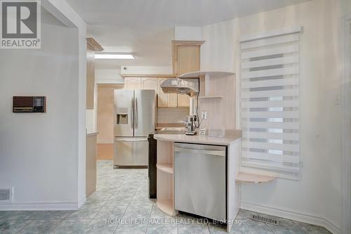 109 Valleymede Drive, Richmond Hill, ON - Indoor Photo Showing Kitchen