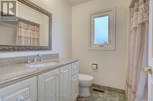 109 Valleymede Drive, Richmond Hill, ON - Indoor Photo Showing Bathroom