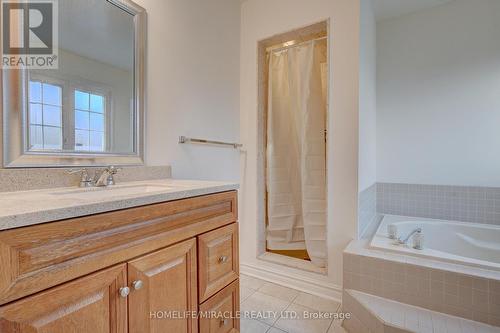 109 Valleymede Drive, Richmond Hill, ON - Indoor Photo Showing Bathroom