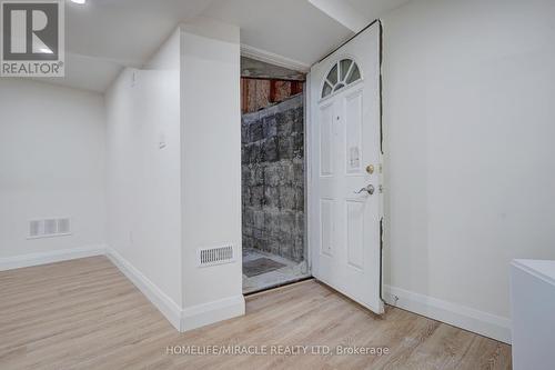 109 Valleymede Drive, Richmond Hill, ON - Indoor Photo Showing Other Room