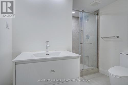 109 Valleymede Drive, Richmond Hill, ON - Indoor Photo Showing Bathroom