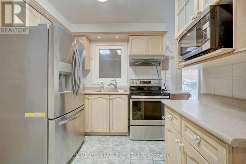 109 Valleymede Drive, Richmond Hill, ON - Indoor Photo Showing Kitchen